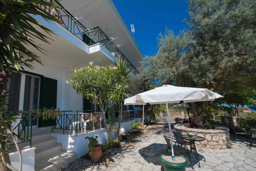 Bella Casa Studios Frinion Exterior photo